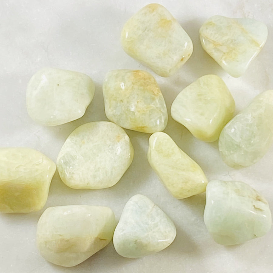 Healing crystal energy aquamarine for throat chakra