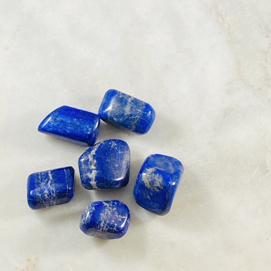 Lapis lazuli healing crystals for inner knowing