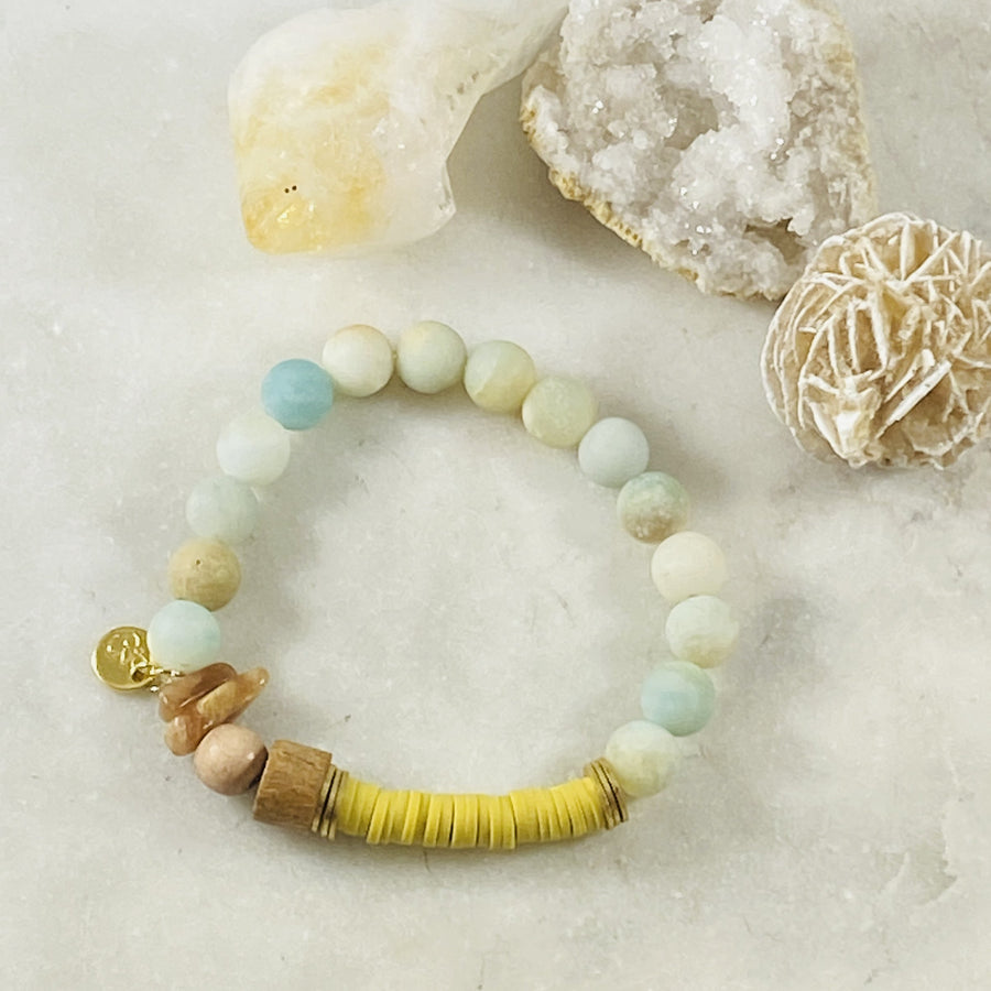 Healing gemstone bracelet for uplifting